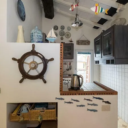 The Captain's House * Μοντερόσο αλ Μάρε